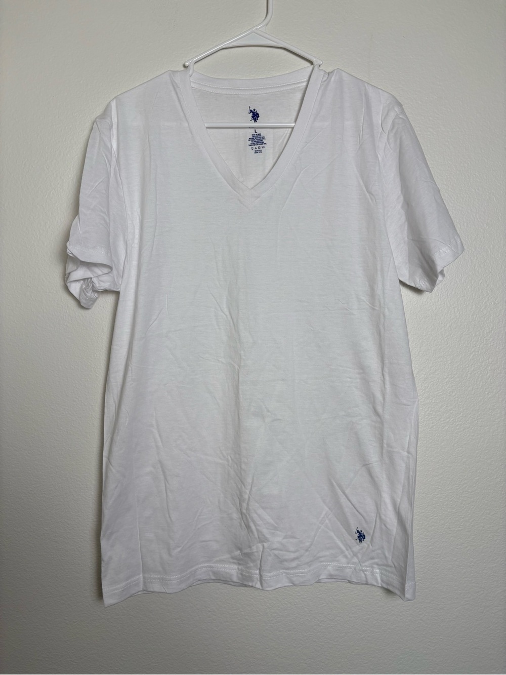 U.S. Polo Assn. White Vneck Tee with Navy Logo Mens Large